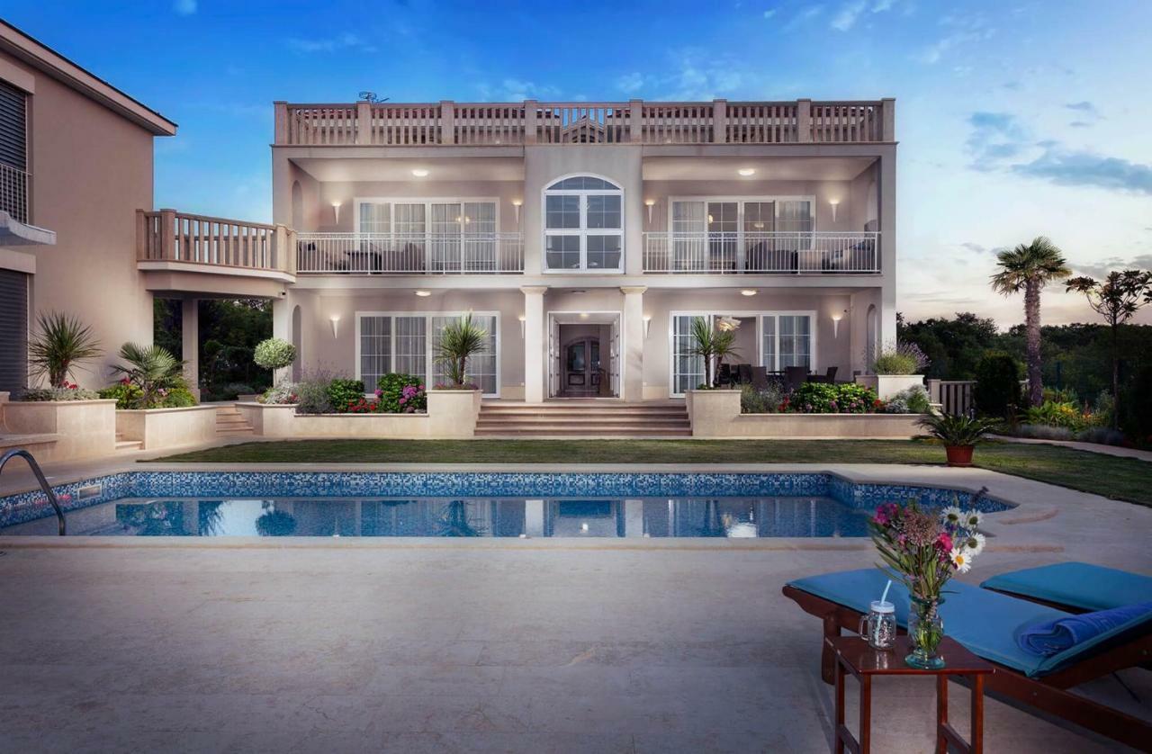 Luxury Rooms Vila Carissa مالينسكا المظهر الخارجي الصورة